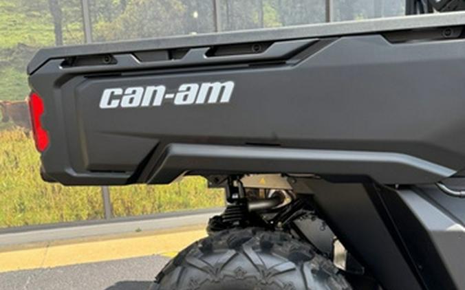 2025 Can-Am Defender HD9