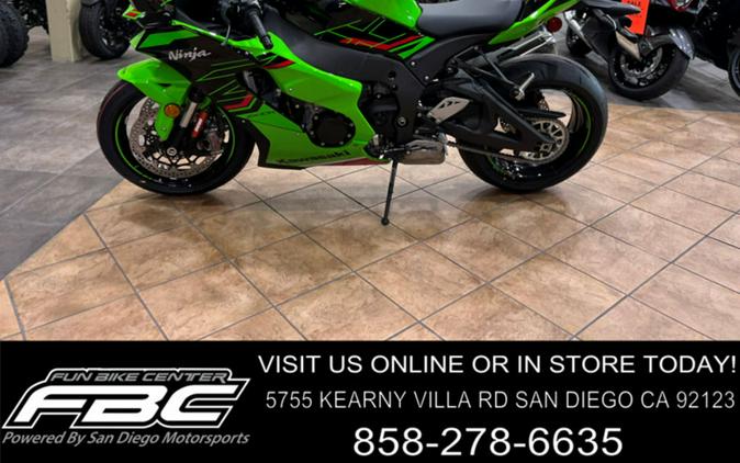 2024 Kawasaki Ninja® ZX™-10R Base