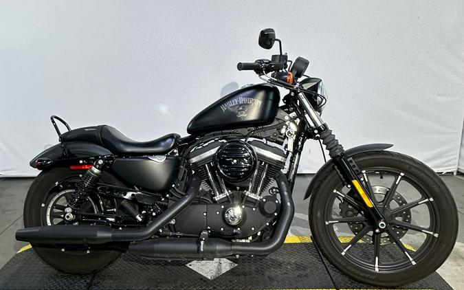 2018 Harley-Davidson® XL883N - Sportster® Iron 883™