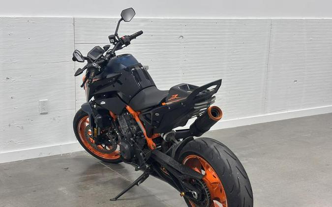2022 KTM 890 Duke R