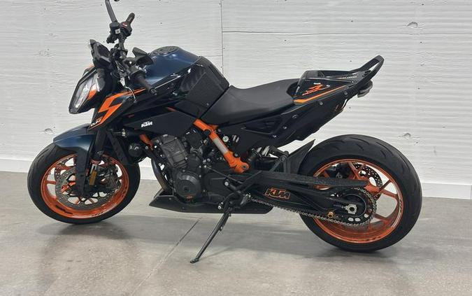 2022 KTM 890 Duke R