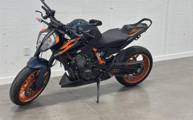 2022 KTM 890 Duke R