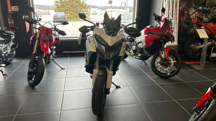 2026 Ducati Multistrada V4 S Travel & Radar
