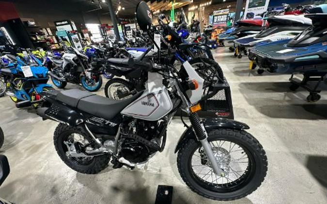 2027 Yamaha TW200