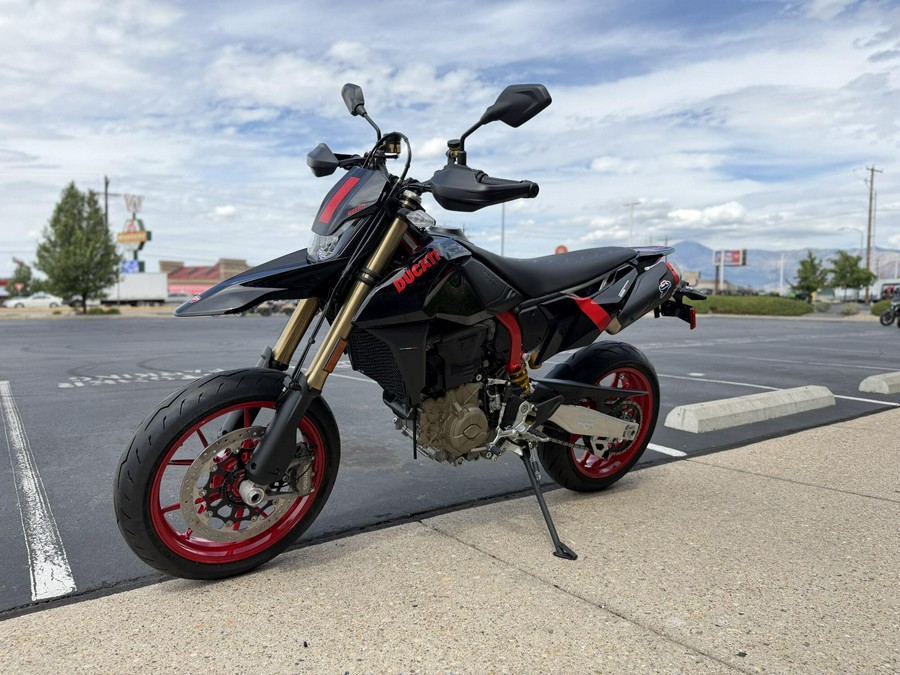 2027 DUCATI HYPERMOTARD 698 BLACK