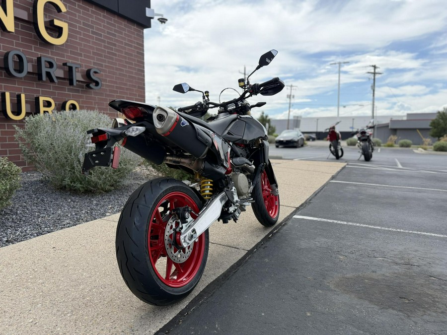 2027 DUCATI HYPERMOTARD 698 BLACK