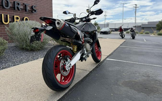 2027 DUCATI HYPERMOTARD 698 BLACK