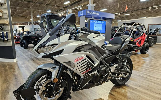 2026 Kawasaki Ninja 650 ABS Metallic Matte Whitish Silver/Metallic Flat Spark Black - 109855