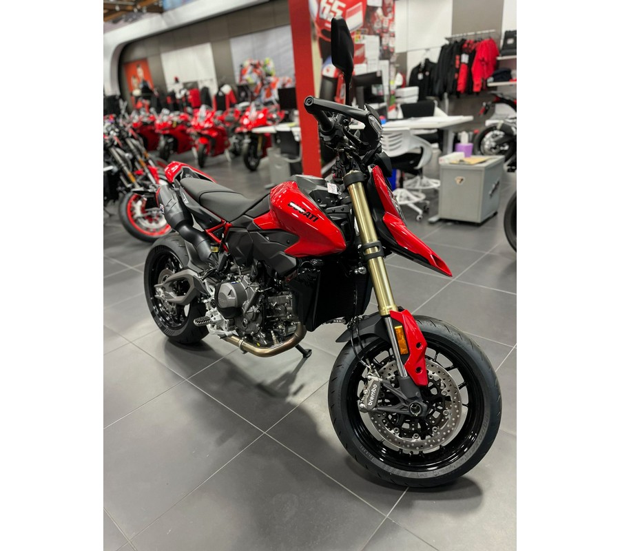 2026 Ducati Hypermotard V2