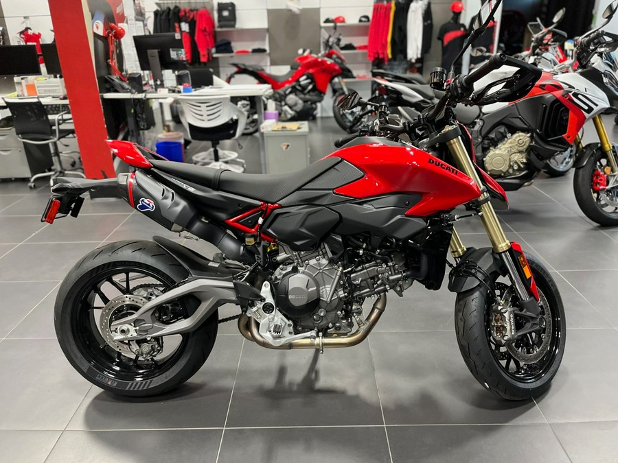 2026 Ducati Hypermotard V2