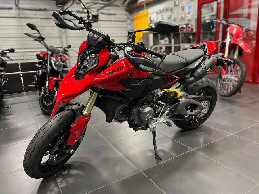 2026 Ducati Hypermotard V2