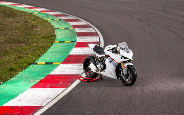 2024 Ducati Supersport 950 S White Stripe