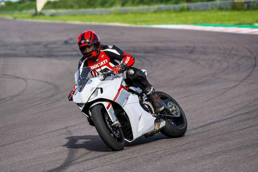 2024 Ducati Supersport 950 S White Stripe