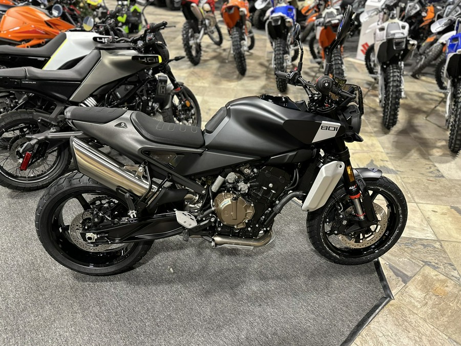 2025 Husqvarna Svartpilen 801