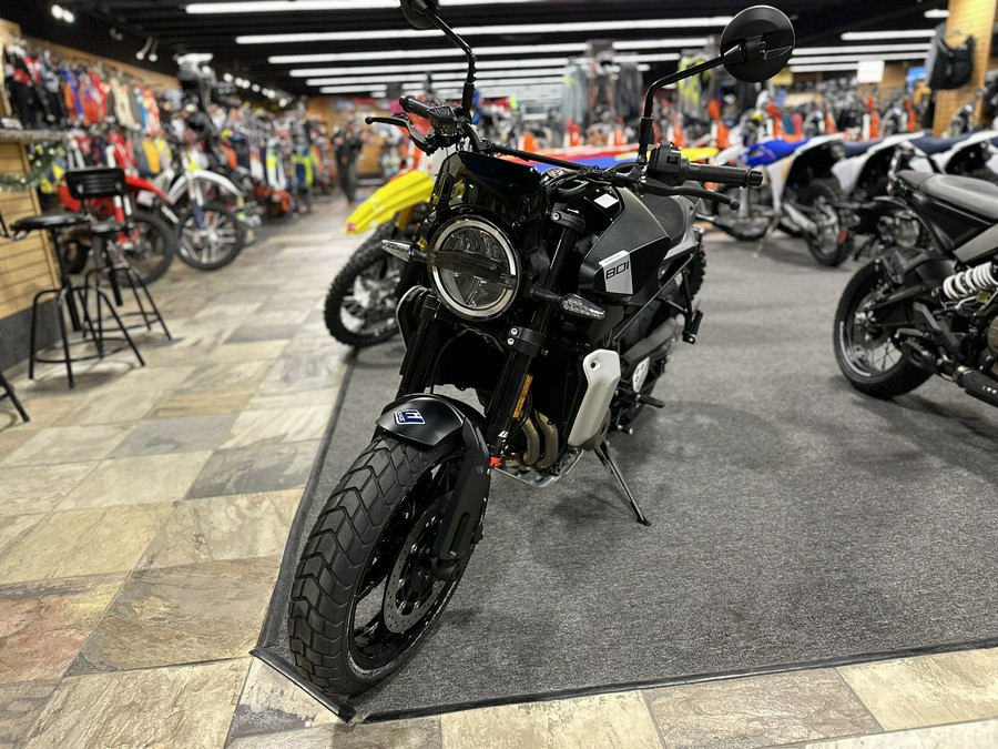 2025 Husqvarna Svartpilen 801