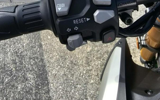 2025 Kawasaki Z900 SE ABS