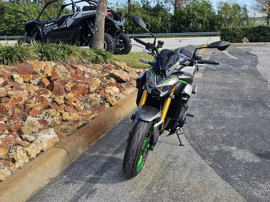 2025 Kawasaki Z900 SE ABS
