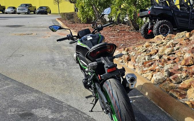 2025 Kawasaki Z900 SE ABS