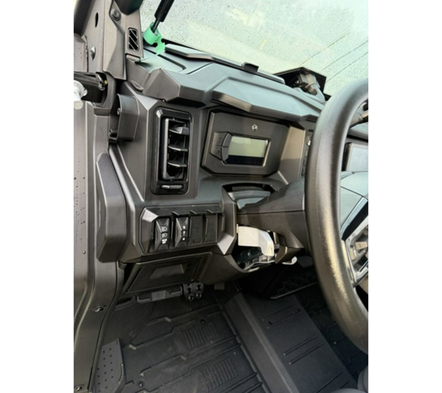 2026 Can-Am Defender Limited HD11