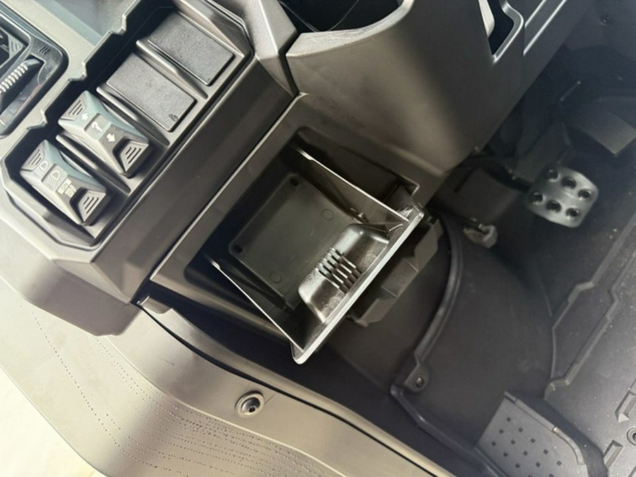 2026 Can-Am Defender Limited HD11