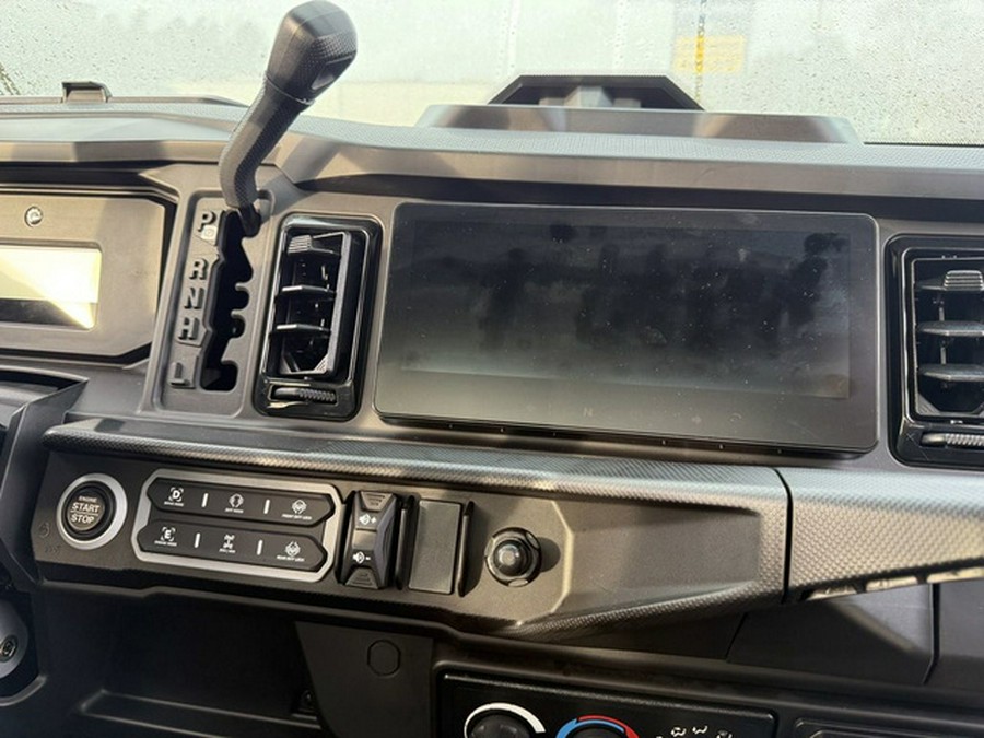 2026 Can-Am Defender Limited HD11