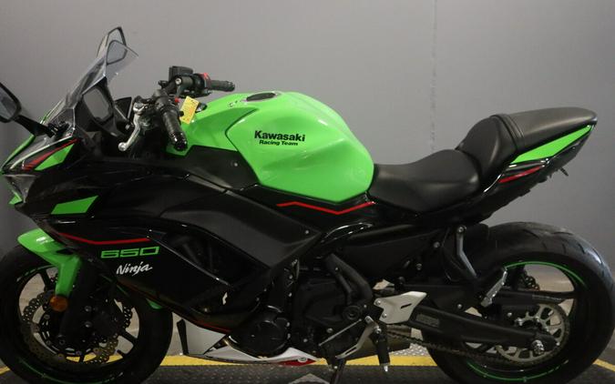 2022 Kawasaki Ninja 650 KRT Edition