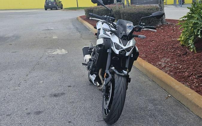 2025 Kawasaki Z900 ABS Galaxy Silver/Metallic Spark Black