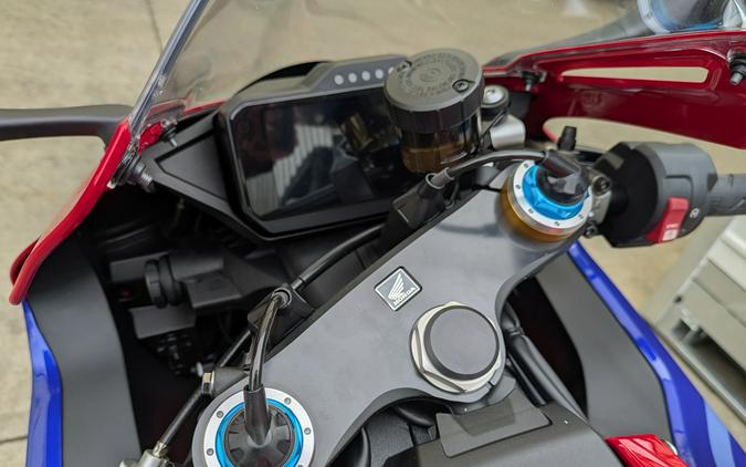 2025 Honda CBR1000RR-R Fireblade SP