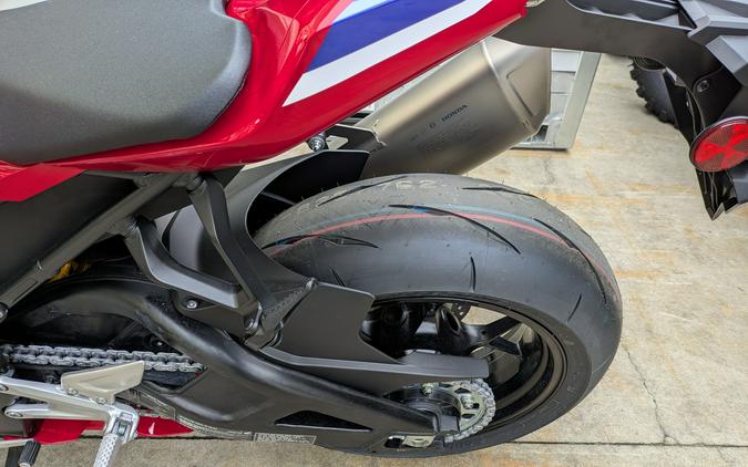 2025 Honda CBR1000RR-R Fireblade SP