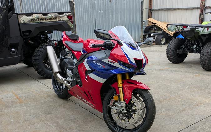 2025 Honda CBR1000RR-R Fireblade SP