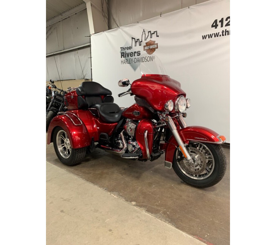 2013 Harley-Davidson® Tri Glide™ Ultra Classic® Ember Red Sunglo