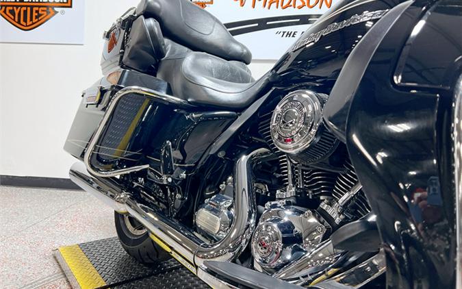 2013 Harley-Davidson Road Glide Ultra FLTRU 53,198 Miles Vivid Black