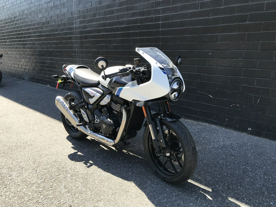 2026 Triumph Thruxton 400