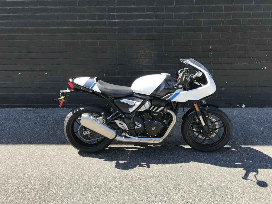 2026 Triumph Thruxton 400