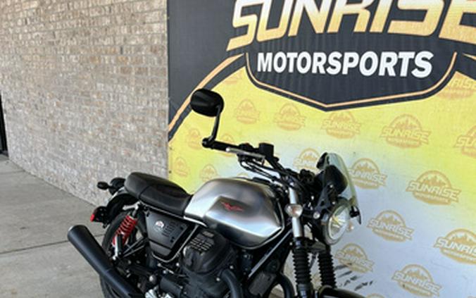2020 Moto Guzzi V7 III Stone