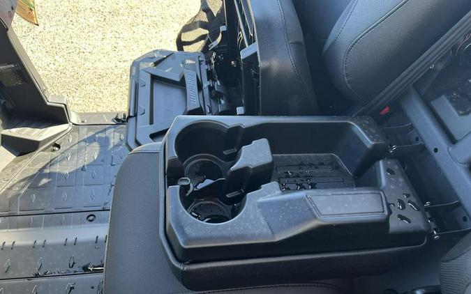 2026 Can-Am® Defender PRO XT HD10