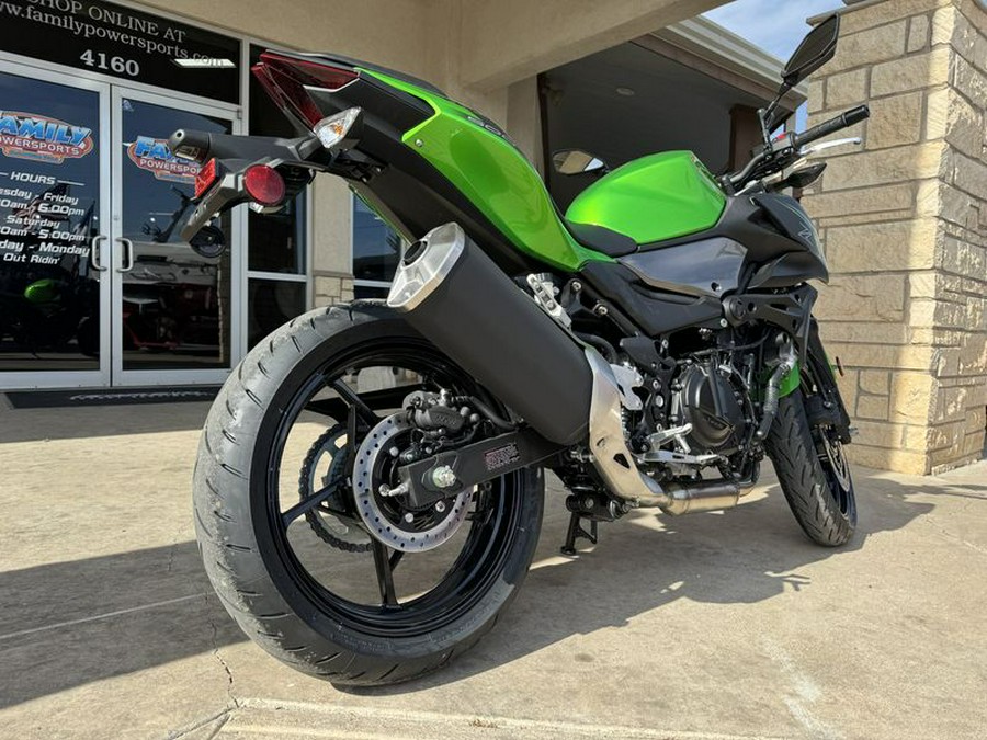 New 2024 KAWASAKI Z500 ABS CANDY LIME GREEN METALLIC FLAT SPARK BLACK METALLIC GRAPHITE GRAY