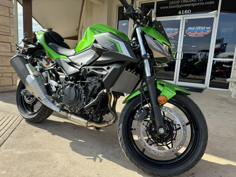 New 2024 KAWASAKI Z500 ABS CANDY LIME GREEN METALLIC FLAT SPARK BLACK METALLIC GRAPHITE GRAY