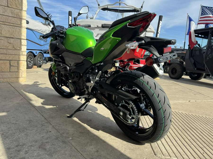 New 2024 KAWASAKI Z500 ABS CANDY LIME GREEN METALLIC FLAT SPARK BLACK METALLIC GRAPHITE GRAY