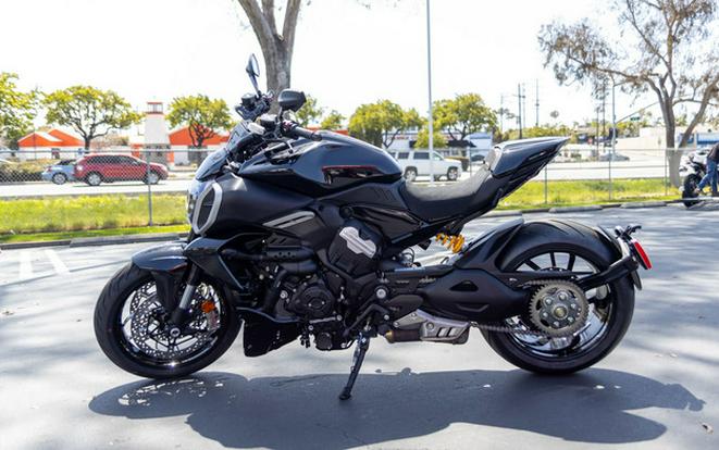 2025 Ducati DIAVEL V4