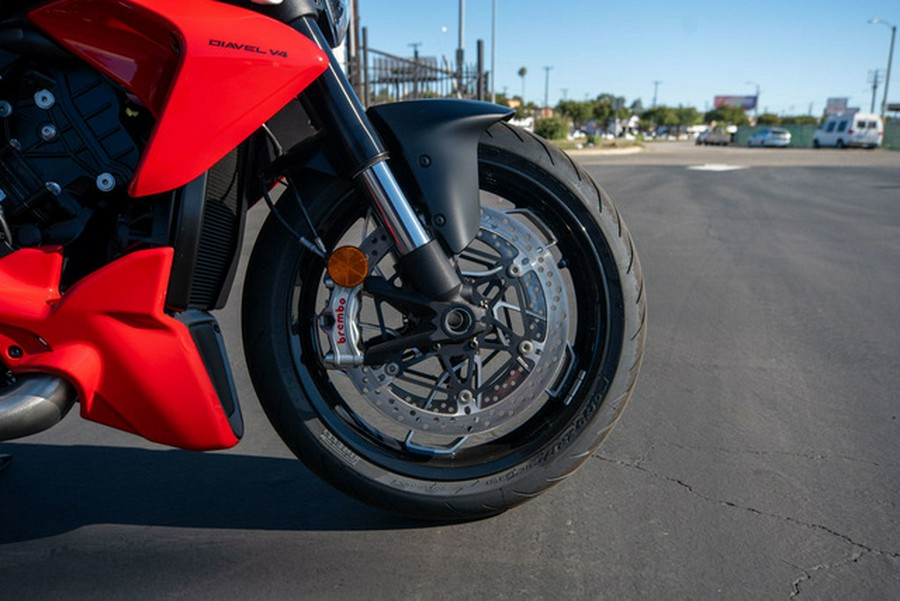 2025 Ducati Diavel V4 Ducati Red V4