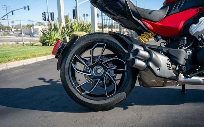 2025 Ducati Diavel V4 Ducati Red V4