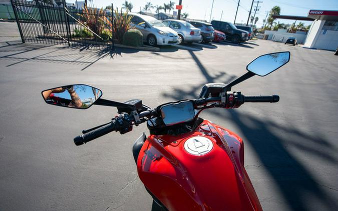 2025 Ducati Diavel V4 Ducati Red V4