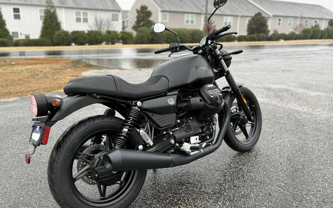 2026 Moto Guzzi V7 Stone