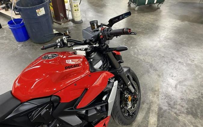 2023 Ducati Streetfighter V2 Ducati Red