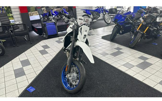 2025 Suzuki DR-Z400SMM5