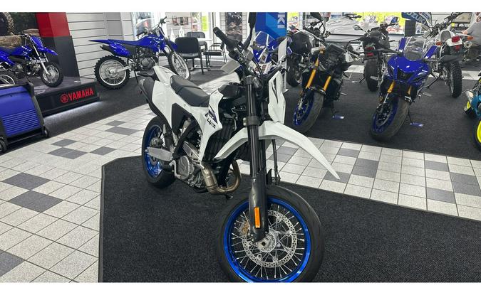 2025 Suzuki DR-Z400SMM5