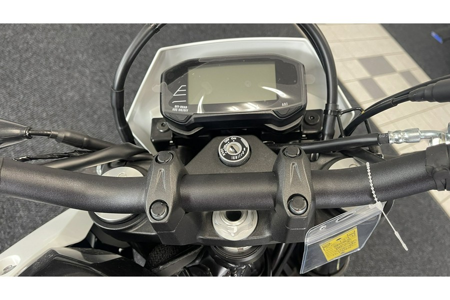 2025 Suzuki DR-Z400SMM5