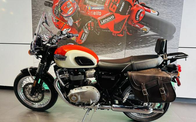 2019 Triumph Bonneville T100 New England White Intense Orange