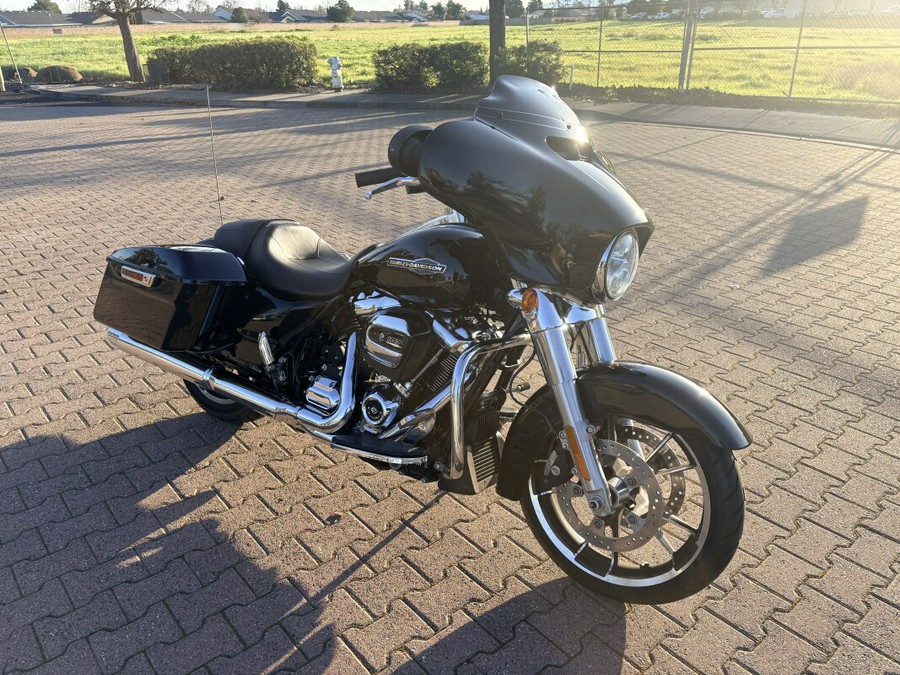 FLHX 2023 Street Glide®